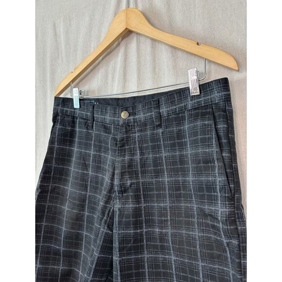 Volcom Corpo‎ Class Plaid Shorts Men Size 33 Black Blue Beach Preppy Adventure - Picture 1 of 8